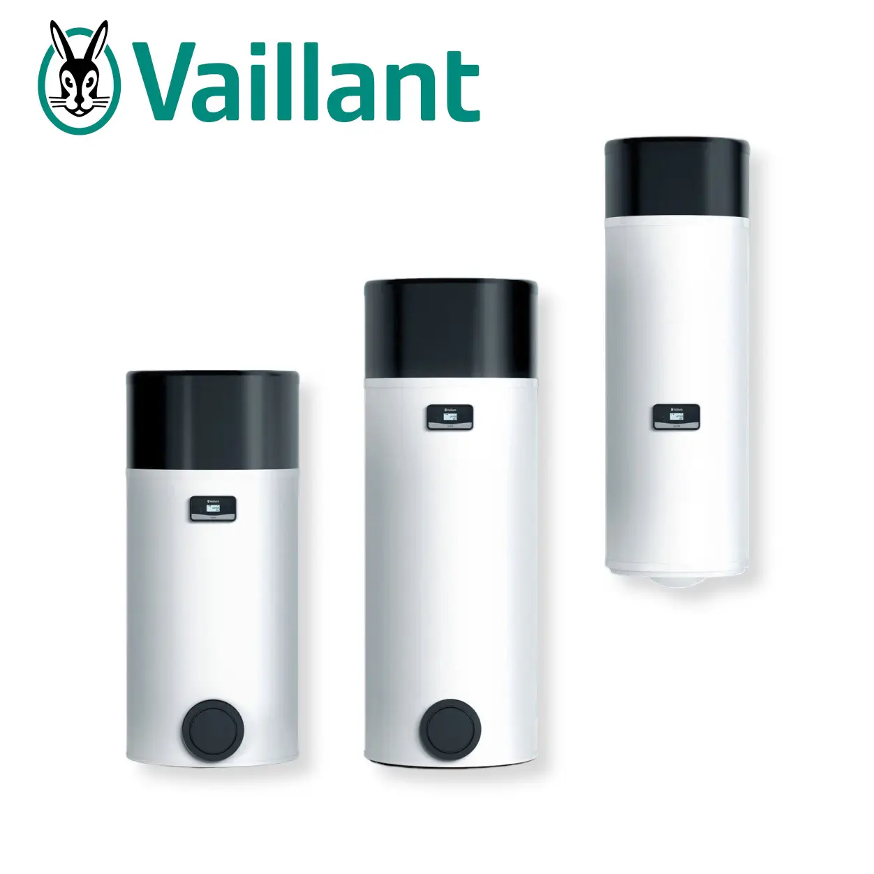Vaillant-Warmwassergerät in drei unterschiedlichen Höhen, präsentiert vor weißem Hintergrund, mit schwarzen oberen Abdeckungen und Steuerknöpfen an der Vorderseite.