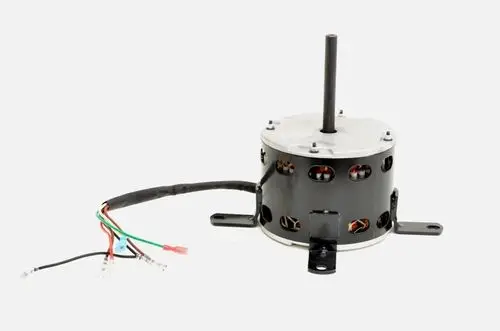 Elektromotor von Remko mit Sichtfenstern an der Gehäuseseite. Kabel mit mehreren Anschlüssen sind sichtbar. Der Motor hat eine zentrale Achse und Montagehalterungen.