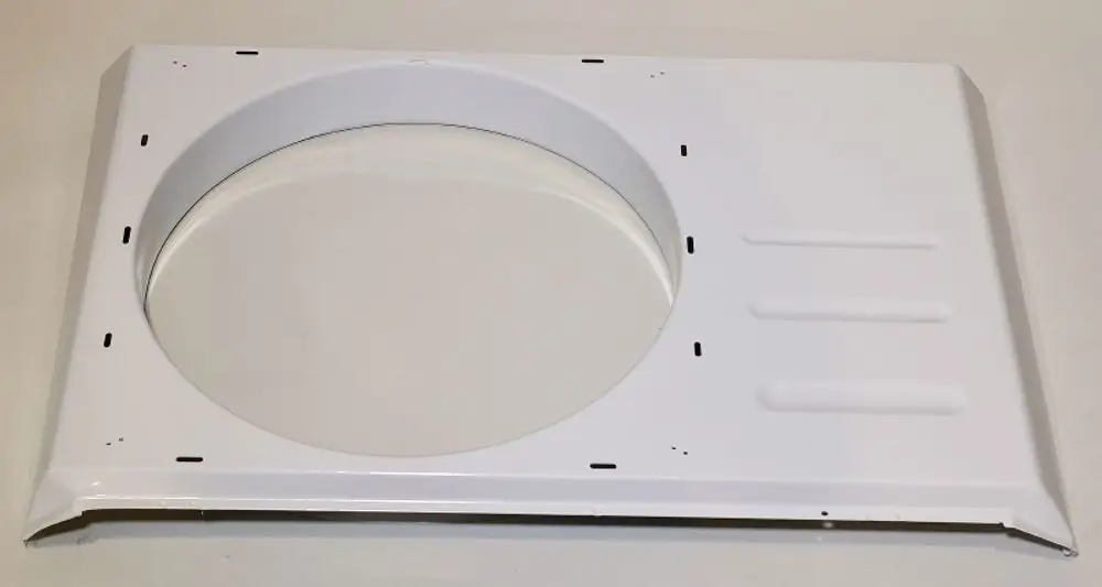 Weißes Metallteil mit runder Aussparung, geeignet für eine Klimaanlage. Es handelt sich um ein Produkt der Marke Remko.
