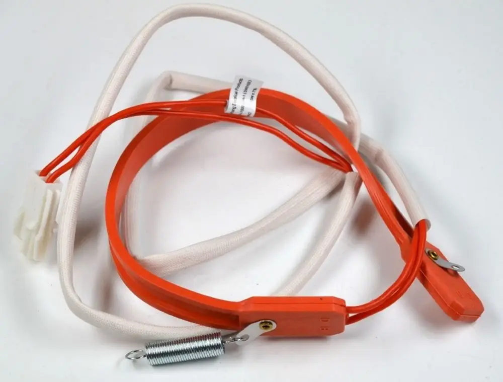 Kurbelwannenheizung von Remko mit zwei roten Leitungen und einem federbelasteten Element, verbunden durch eine weiße Hülle. Anschlussstecker am Ende der Leitungen.