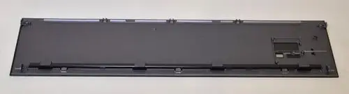 Geräteteileabdeckung von Remko, flach und grau, ohne erkennbare Maße oder Beschriftungen. Geeignet zur Abdeckung von Geräten zur Sicherstellung einer schlichten Optik.