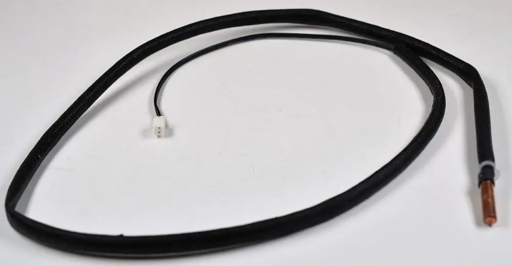 Temperatursensor mit schwarzem Gehäuse und kupferner Spitze, wahrscheinlich für Heißgasanwendungen, gefertigt von Remko.