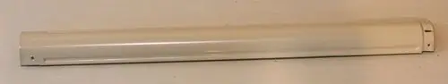 Langes, helles Metallprofil von Remko, ohne erkennbare Beschriftungen oder Maße, auf einer neutralen Unterlage liegend.
