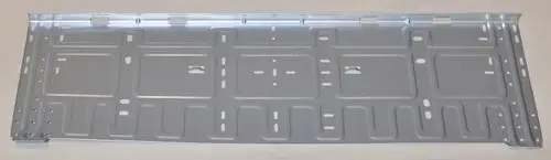 Montageplatte aus Metall in silberner Farbe, die zur Befestigung von Geräten dient, mit strukturiertem Design, hergestellt von Remko.