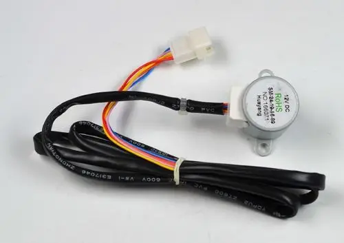 Schwarzer Swingmotor mit mehreren farbigen Kabeln. Das Produkt hat eine runde Form und ist für 12V DC ausgelegt. Geeignet für Anwendungen wie die von Remko.