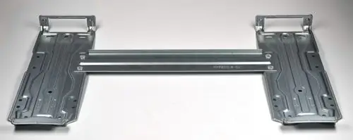 Wandhalterung aus Metall mit seitlichen Befestigungen, passend für verschiedene Anwendungen. Hergestellt von Remko.