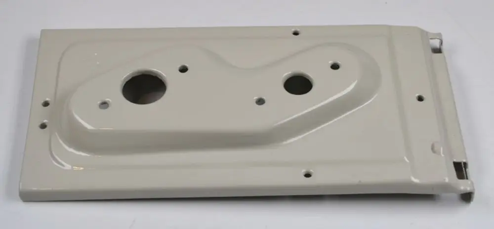 Befestigungsplatte in hellem Farbton, geeignet für Ventile, mit mehreren Bohrungen. Produkt von Remko, für die Montage in technischen Anwendungen konzipiert.