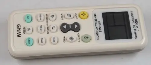 Universal-Fernbedienung mit Tasten für verschiedene Funktionen wie Modus, Licht, Temperatur und Zeit. Die Marke ist Remko.