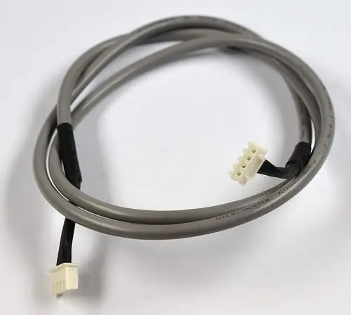 Verbindungskabel der Marke Remko, grau, mit zwei Steckverbindern, geeignet für den Anschluss an elektronische Bauteile.