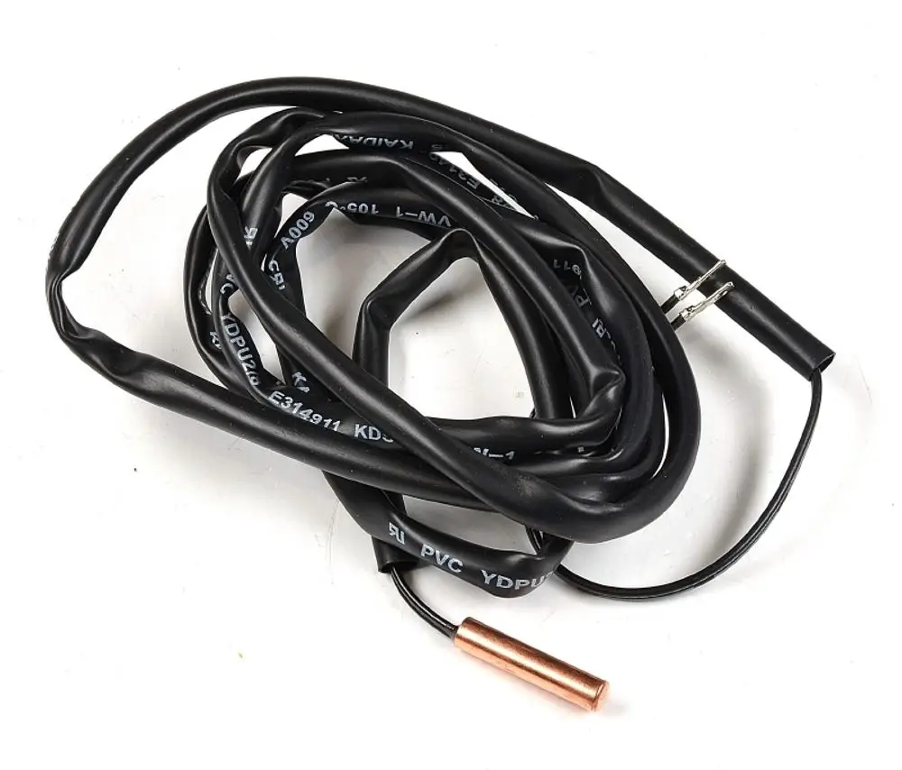 Schwarzes Kabel mit einer Kupferkomponente an einem Ende, umwickelt. Es handelt sich um einen Sensor, der von der Marke Remko verwendet wird.