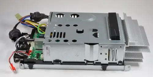 E-Box von Remko, bestehend aus Gehäuse und Steuerplatine, mit verschiedenen Anschlussmöglichkeiten und Kühlrippen zur Wärmeableitung.