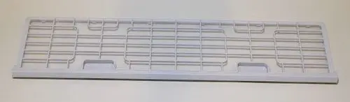 Weißer Luftfilter mit Gitterstruktur, geeignet für die Verwendung mit Remko-Geräten. Das Produkt hat eine längliche Form mit zwei Einsätzen zur Befestigung.