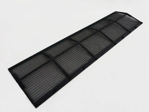 Schwarzer Luftfilter mit Gitterstruktur, geeignet für die Verwendung in Klimaanlagen oder Luftreinigern, hergestellt von Remko.