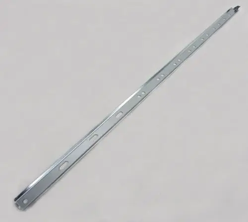Remko Wandkonsole aus Metall, langgestreckt mit mehreren Durchbrüchen für die Montage. Ideal zur Befestigung von Geräten an Wänden.