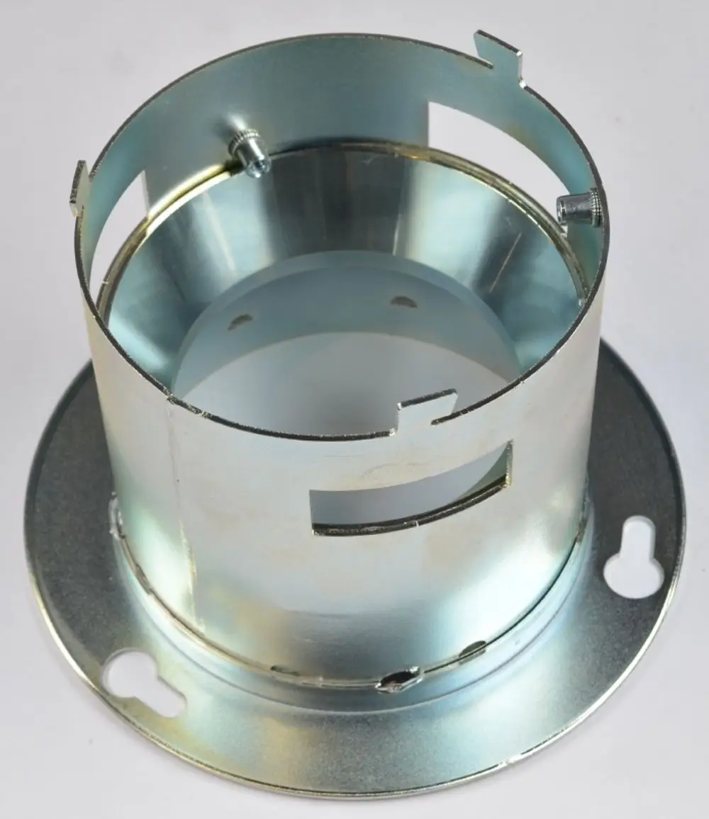 Metallischer Brennerkopf mit runder Basis und seitlichen Aussparungen, geeignet für Remko Heizgeräte. Zeigt eine glatte, reflektierende Oberfläche und eine vertikale Bauweise.
