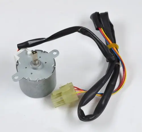 Motor mit Metallgehäuse und Anschlusskabeln, geplottet für elektrische Anwendungen. Hergestellt von Remko.