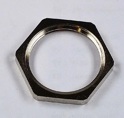 Sechskant-Kontermutter aus Metall mit leuchtendem Finish, auf einem hellen Untergrund abgebildet. Entsprechend der Marke Remko für verschiedene Anwendungen geeignet.