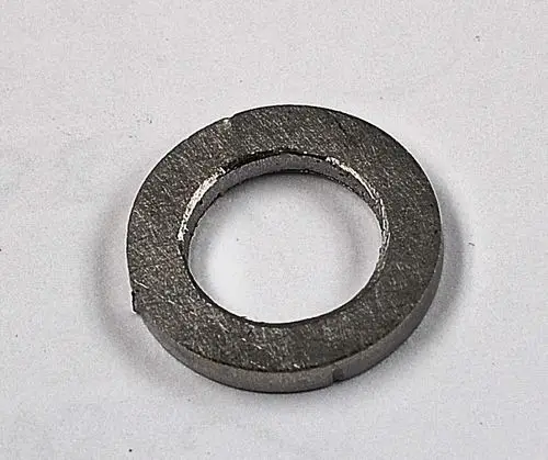 Gasmembran in runder Form von Remko, sichtbar mit mittigem Loch und metallischer Oberfläche, auf hellem Hintergrund.