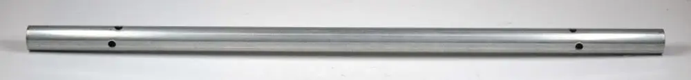 Aluminiumrohr mit mehreren Bohrungen, geeignet für unterschiedliche Anwendungen. Produziert von Remko, bietet es Stabilität und Flexibilität für verschiedene Projekte.