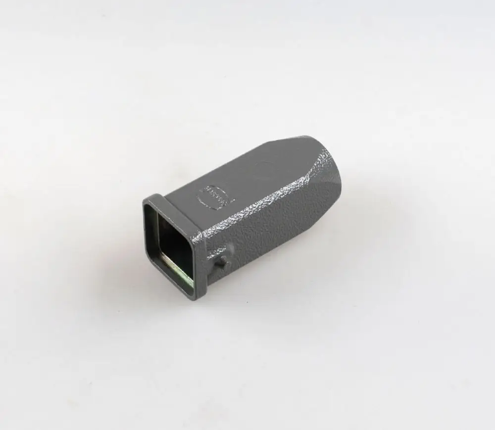 Grau beschichtetes Steckgehäuse von Remko mit quadratischer Öffnung, geeignet für verschiedene Anwendungen in der Elektroinstallation.