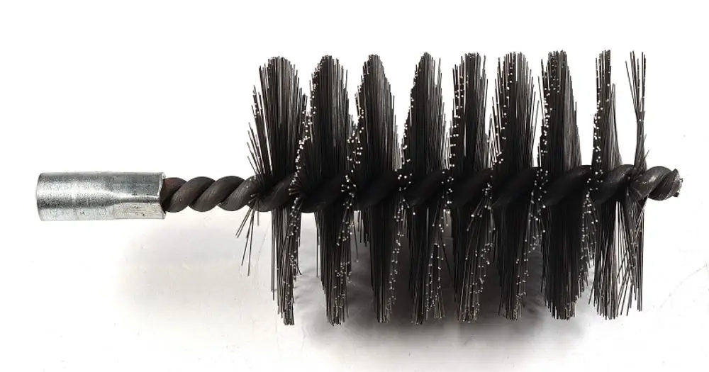 Reinigungsbürste mit Metallstiel und langen Borsten, hergestellt von Remko, geeignet zur Reinigung von verschiedenen Oberflächen oder Geräten.