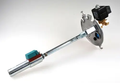 Düsenstock mit eine Vorwärmung, montiert auf einer metallischen Basis, sichtbar sind ein Ventil und elektrische Anschlüsse. Produkt von Remko.