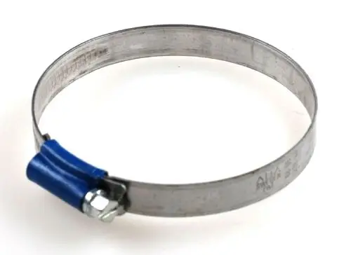 Rohrschelle von Remko aus Metall mit einer verstellbaren Schraube und einem blauen Kunststoffteil zur Befestigung von Rohren.