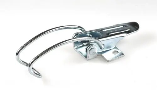 Spannverschluss aus Metall mit einem Federhebelmechanismus, geeignet zur sicheren Befestigung. Hersteller: Remko.