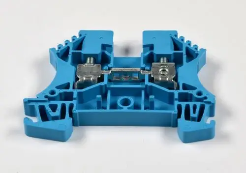 Blaues Bauteil mit metallischen Schraubverbindungen, vermutlich von Remko, zur elektrischen Verbindung oder Befestigung in einem technischen System.