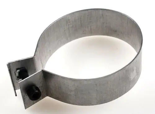 Metallischer Luftschieber mit einer Halterung und Schraube, geeignet für Anwendungen von Remko. Er hat eine runde Form und eine offene Struktur.