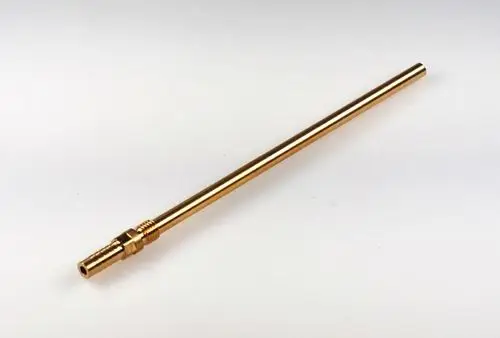 Saugrohr von Remko, länglicher Metallstift mit einer Verbindung an einem Ende, möglicherweise für industrielle Anwendungen oder Zubehör.