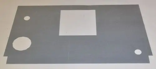 Graue Isolation mit rechteckigem und rundem Ausschnitt, geeignet für Anwendungen. Produkt von Remko zur Wärmedämmung in horizontaler Position.