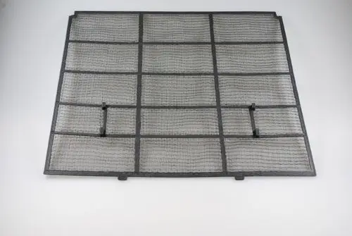 Luftfilter mit rechteckigem Rahmen und strukturiertem Gitter für eine Remko-Luftanlage. Das Design zeigt mehrere rechteckige Felder zur Luftzirkulation.
