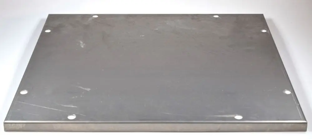 Metallplatte mit Befestigungslöchern, geeignet für verschiedene Anwendungen. Produkt von Remko. Kontrolle und Wartung von technischen Anlagen möglich.