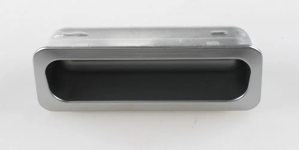 Griffmulde aus Metall mit einer ovalen Öffnung und glatter Oberfläche, designed für Remko Produkte, geeignet zur sicheren Handhabung oder Befestigung.