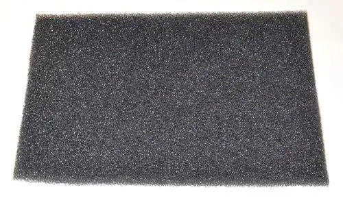 Schwarzer Staubfilter aus Schaumstoff, passend für gängige Luftfilteranwendungen, erhältlich unter der Marke Remko. Geeignet zur Reduzierung von Staub und Schmutz.