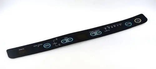Tastaturfolie von Remko mit verschiedenen Tasten für Funktionen wie Temperaturkontrolle und Timer. Anzeigen und Symbole sind auf schwarzem Hintergrund angeordnet.