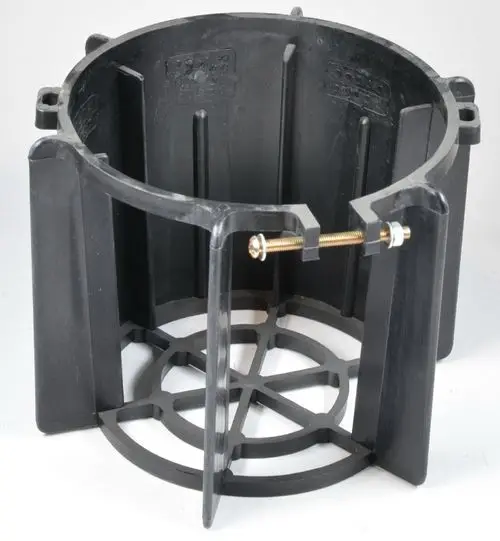 Schwimmerkorb aus schwarzem Kunststoff mit stabilen Seiten und zentraler Schraube zur Befestigung, hergestellt von Remko, ideal für Anwendungen im Wasserbereich.