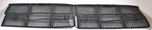 Zwei schwarze Luftfilter mit einem Gitterdesign, passend für Anwendungen von Remko. Sie sind rechteckig und aufgeklappt angeordnet.