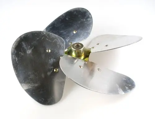Remko Ventilatorflügel mit drei metallischen Blättern, zentraler Befestigung und einem klaren, funktionalen Design für industrielle Anwendungen.
