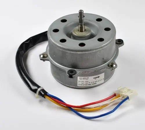 Ventilatormotor mit Metallgehäuse und mehreren Anschlusskabeln in verschiedenen Farben, hergestellt von Remko.