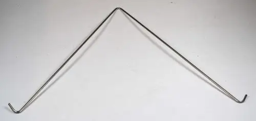 Klemmbügel aus Metall mit zwei L-förmigen Enden, geeignet zur Befestigung von Filtern. Produkt von Remko.