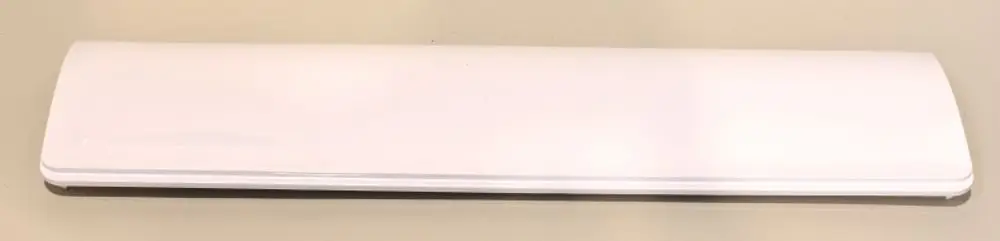 Weißer, flacher Kunststoffdeckel von Remko, ohne erkennbare Maße oder Markierungen, auf neutralem Hintergrund.