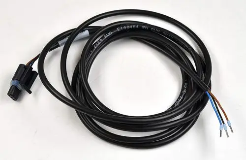 Schwarzes Steuerkabel von Remko mit einem Stecker und mehreren Adern, für elektronische Anschlussanwendungen.