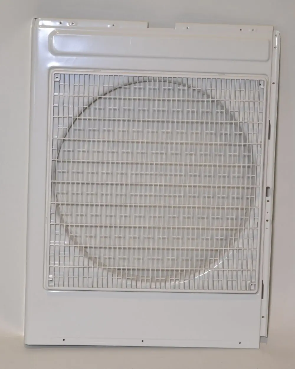Weiße Vorderwand mit Gitterstruktur, die für ein Remko Produkten geeignet ist. Der sichtbare Bereich hat eine kreisrunde Öffnung im Zentrum.