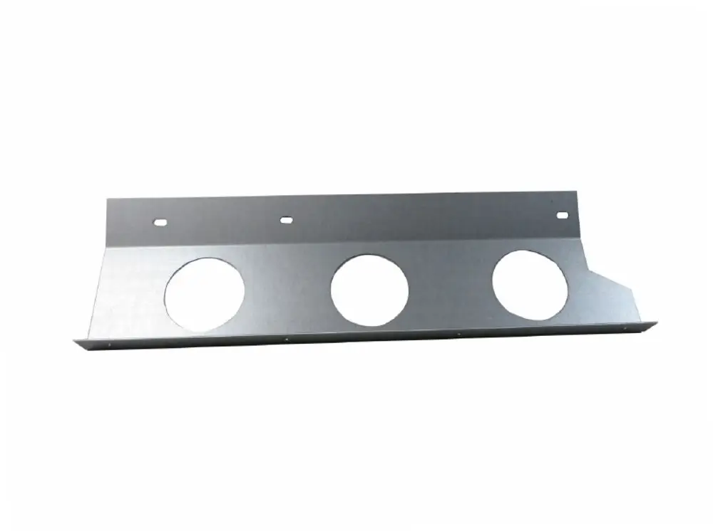 Remko Stützblech in einer rechteckigen Metallform mit drei kreisförmigen Aussparungen und mehreren Befestigungslöchern.
