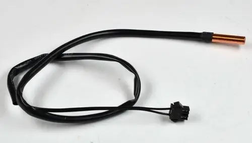 Temperatursensor mit einem Kupferende und einem schwarzen Kabel, für die Verwendung in Verdampferanlagen, Marke Remko.
