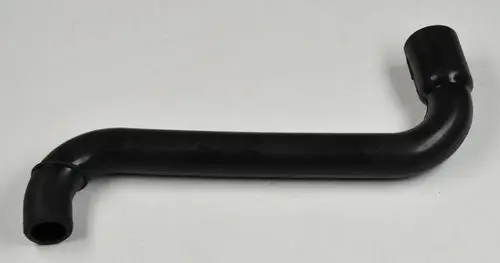 Schwarzer PVC-Schlauch von Remko mit einer gebogenen Form und unterschiedlichen Durchmessern an den Enden. Ideal für Anwendungen wie Entwässerung oder Abluft.
