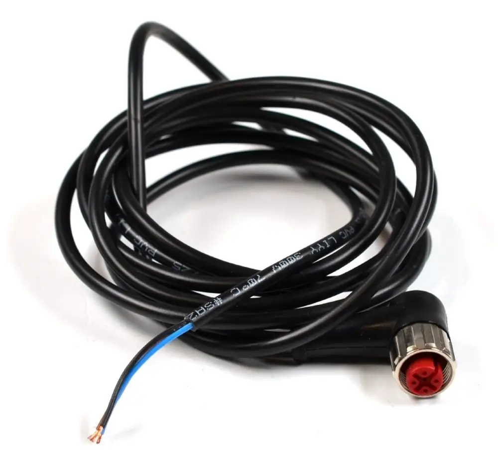 Winkel Kabeldose mit einem schwarzen Kabel, das drei freiliegende Drähte enthält. Anschluss mit rotem Stecker. Ideal für Anwendungen von Remko.