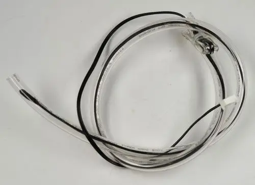 Temperatursensor aus transparentem Kunststoff mit mehreren Drähten, erkennbar durch die Markierung „Remko“. Die Sensorkopf- und Kabelkonstruktion ist deutlich sichtbar.
